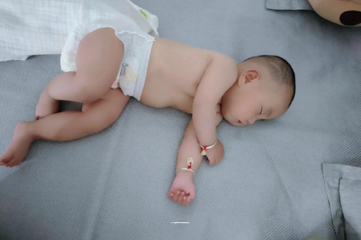 甘孜宝宝口水多怎么回事